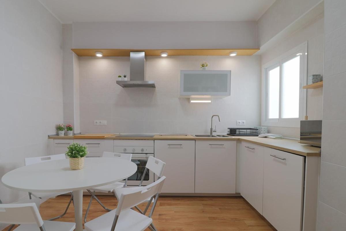 C102 - Huge And Stylish 5 Bedroom By The Center มาลากา ภายนอก รูปภาพ