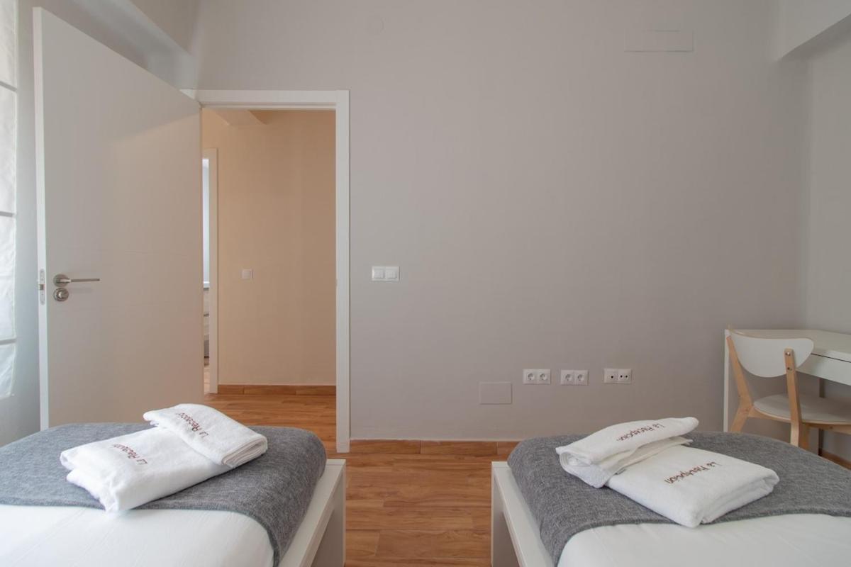 C102 - Huge And Stylish 5 Bedroom By The Center มาลากา ภายนอก รูปภาพ